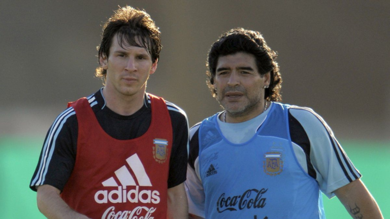 Maradona y Messi integran el mejor equipo de la historia